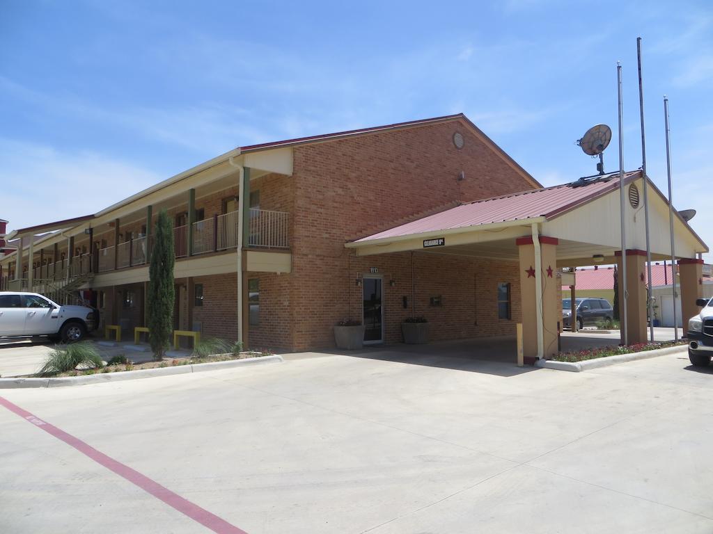 Super 8 By Wyndham Pleasanton Motel Exterior foto